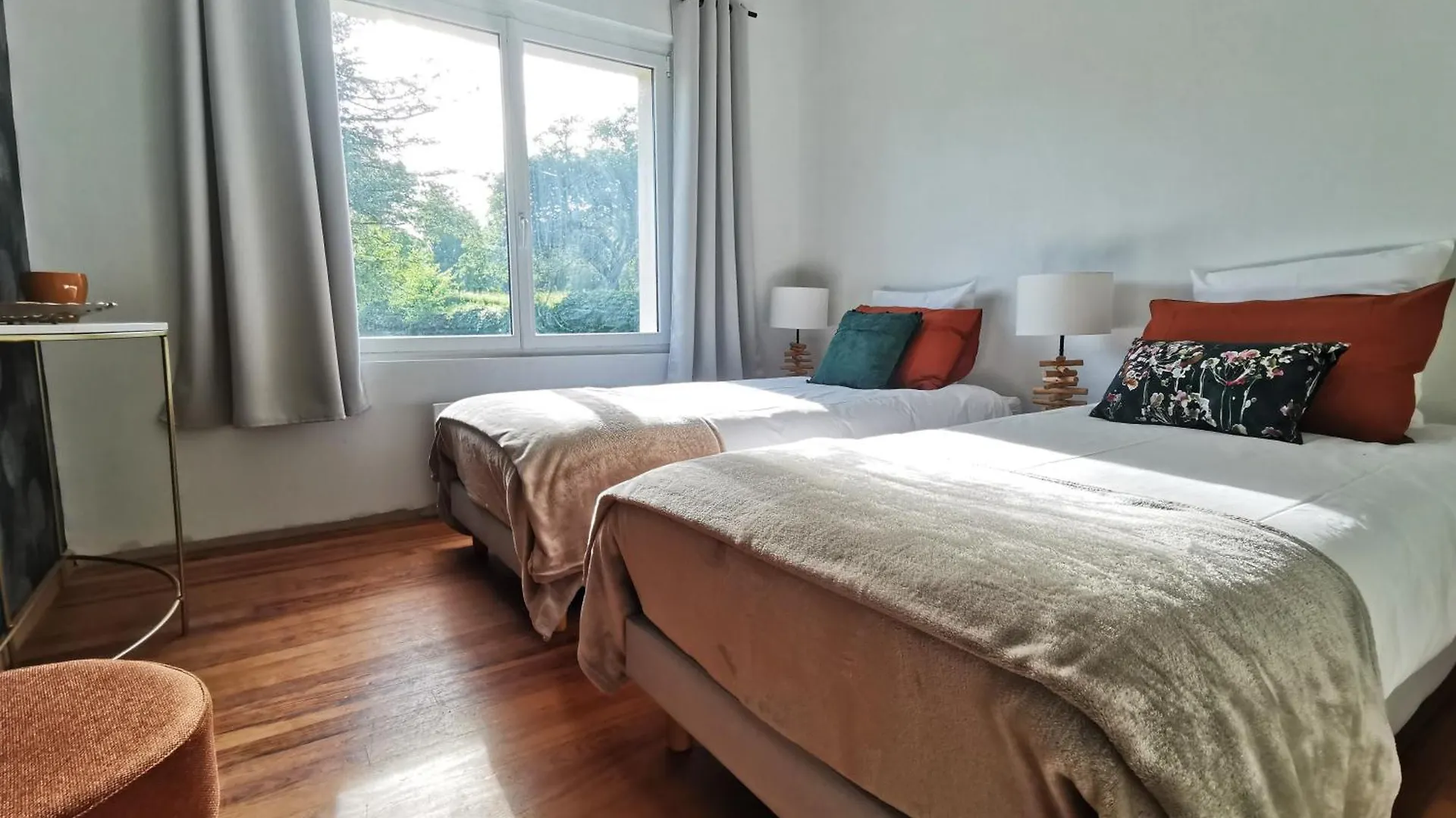 Les Pyrenees Au Bord De L'Eau, De 2 A 7 Personnes Villa Barbazan Frankrijk