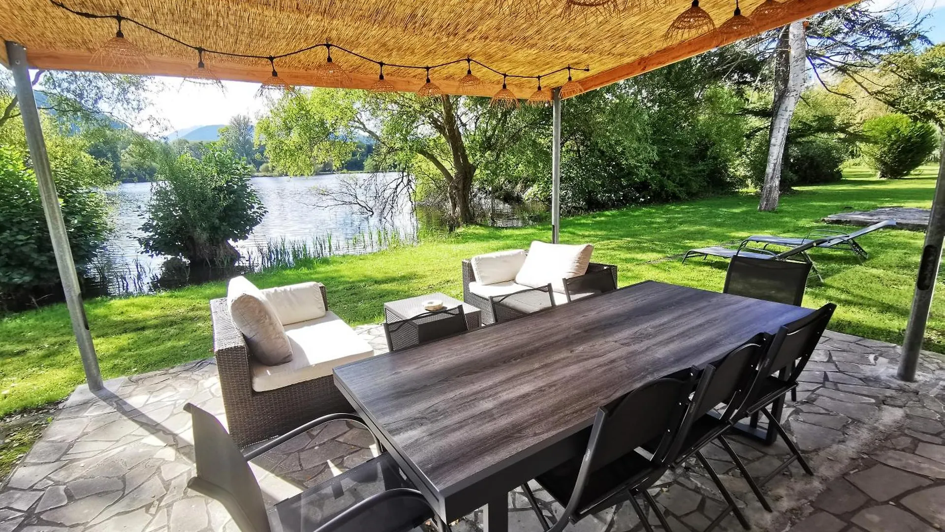 Les Pyrenees Au Bord De L'Eau, De 2 A 7 Personnes Villa Barbazan Vakantiehuis