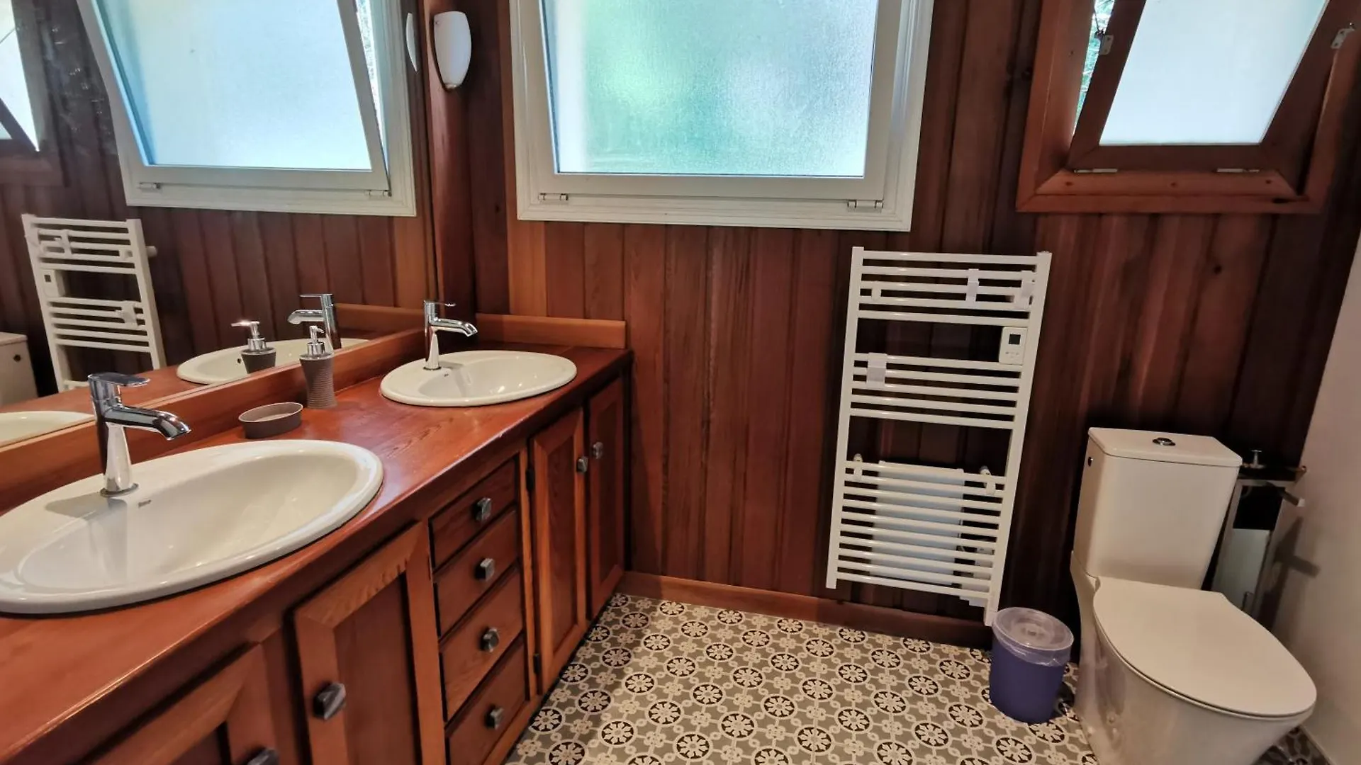 Les Pyrenees Au Bord De L'Eau, De 2 A 7 Personnes Villa Barbazan Vakantiehuis