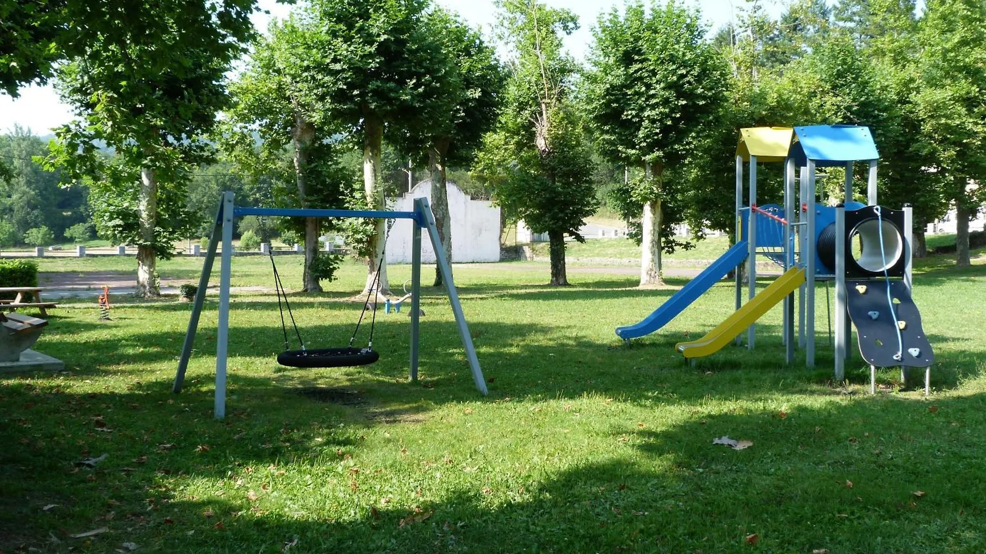 Les Pyrenees Au Bord De L'Eau, De 2 A 7 Personnes Villa Barbazan Frankrijk
