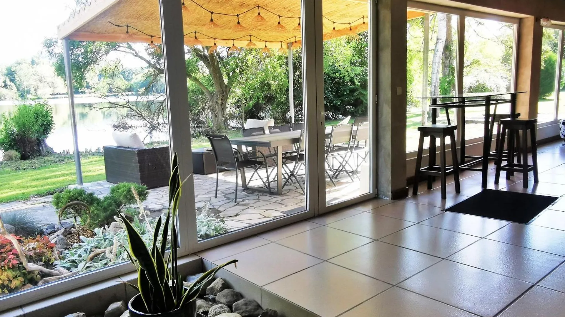 Les Pyrenees Au Bord De L'Eau, De 2 A 7 Personnes Villa Barbazan Vakantiehuis