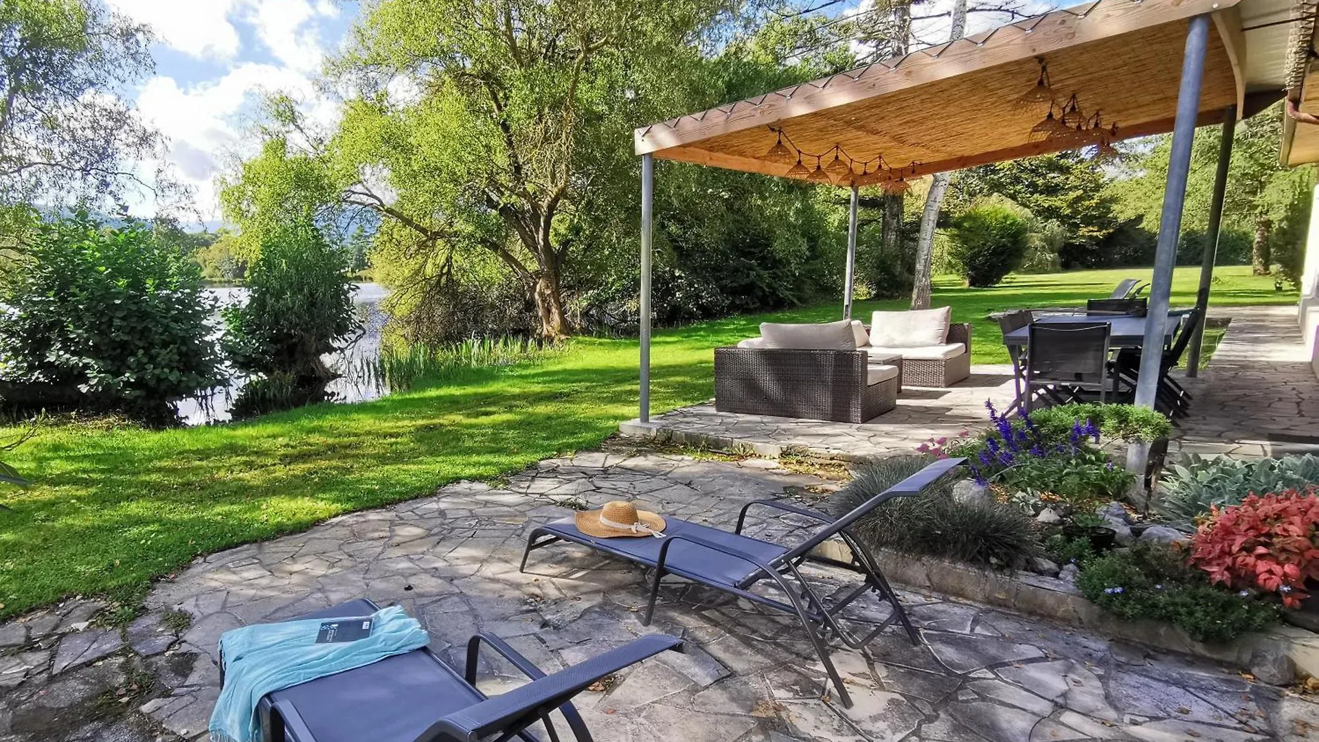Les Pyrenees Au Bord De L'Eau, De 2 A 7 Personnes Villa Barbazan